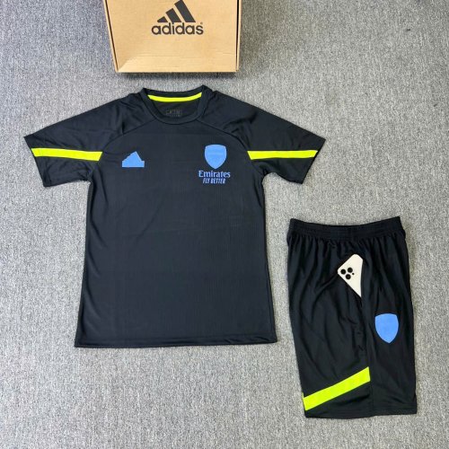Bộ Bóng Đá Arsenal Sân Tập 2023 Đen Viền Chuối