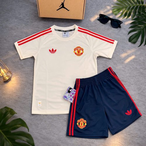 Bộ Bóng Đá MAnchester United Dòng Thời Trang Vàng Sữa