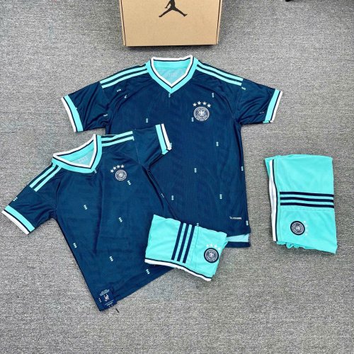 BỘ QUẦN ÁO TRẺ EM  BÓNG ĐÁ TUYỂN ĐỨC SÂN KHÁCH LÔNG RỒNG CAO CẤP- XANH