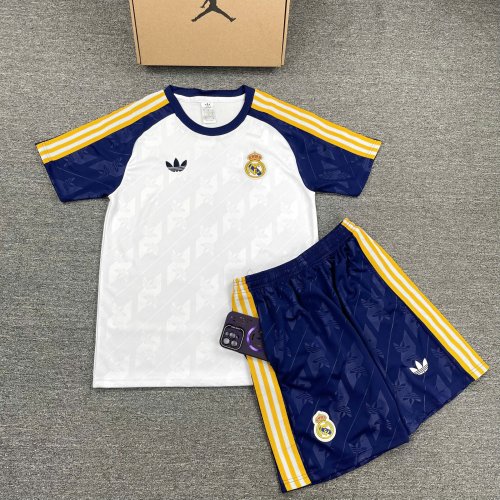 BỘ THỂ THAO REAL TRĂNG 2026 SÂN TÂP