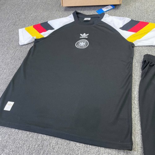 Bộ Bóng Đá Tuyển Đức Bản Retro 95/96 Đen